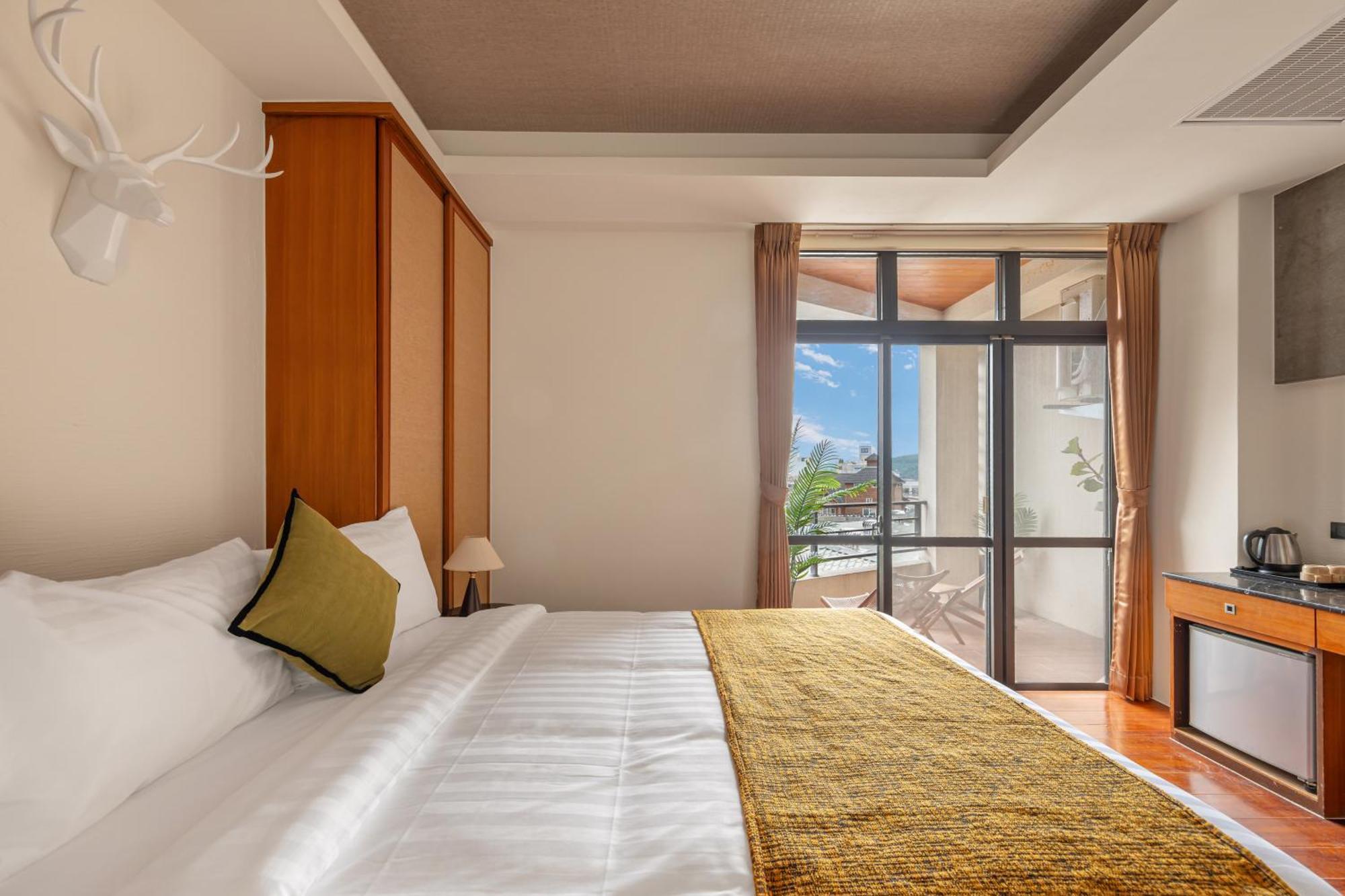 Sun Moon Lake Itathao Vacation Inn With Elevator Yuchi Exterior foto